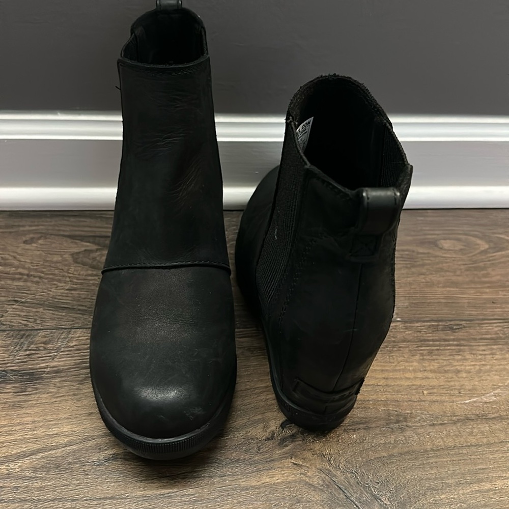 Sorel Joan of Arctic Wedge II Chelsea Booties: Black Size 9